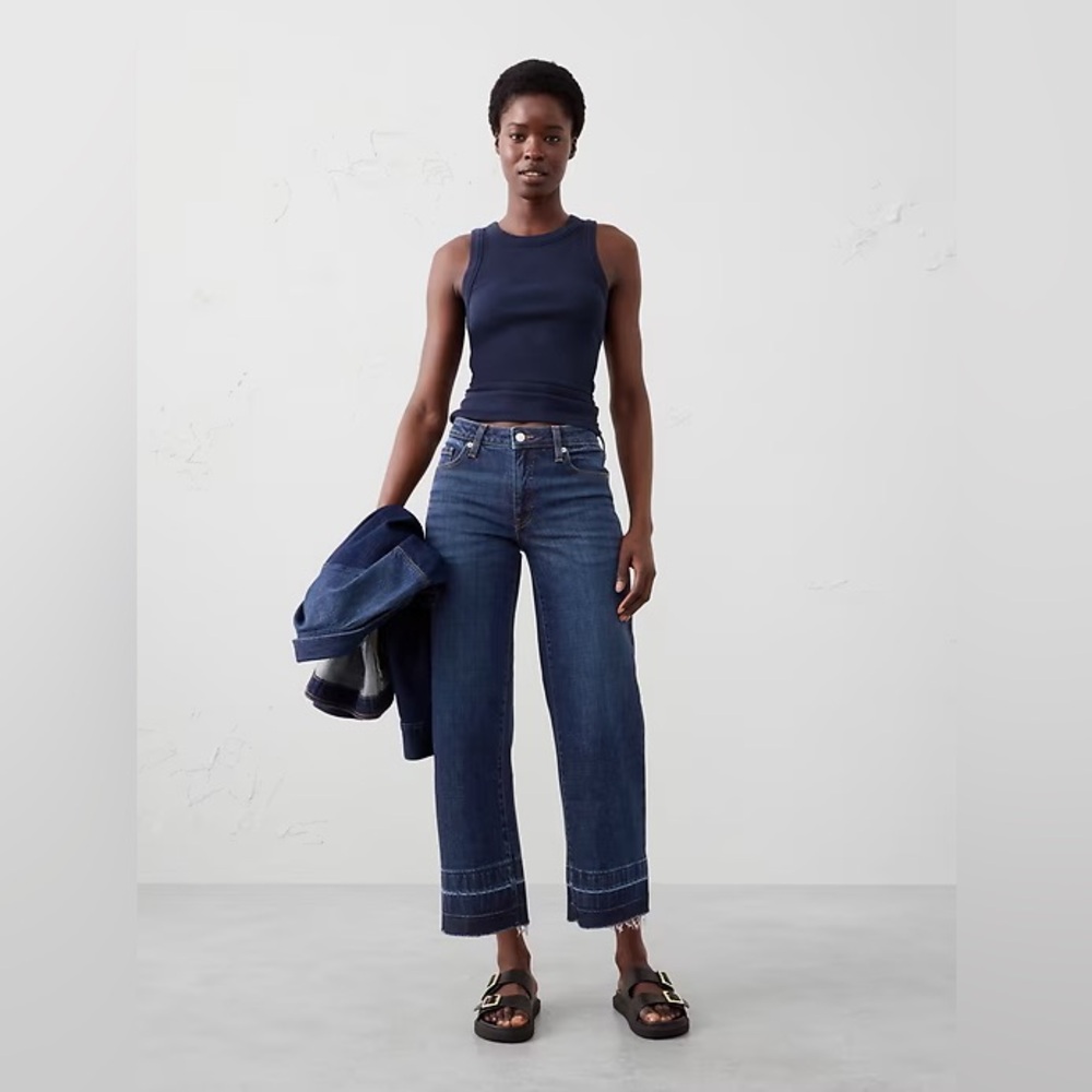 STRAIGHT MID-RISE CROPPED JEAN